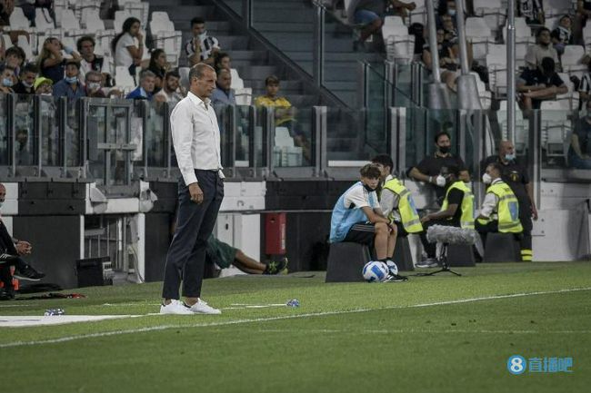 在现场，金城武还和高层频频举杯